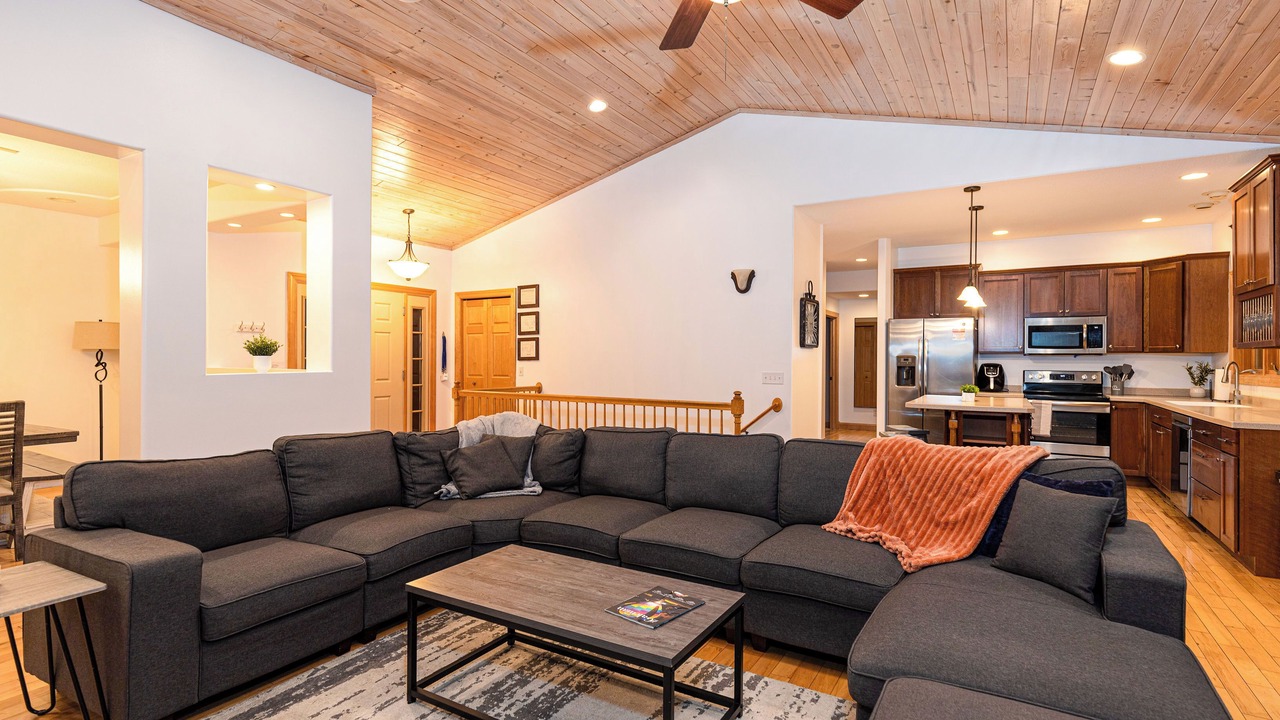Photo of Livingroom in The Galena Territory