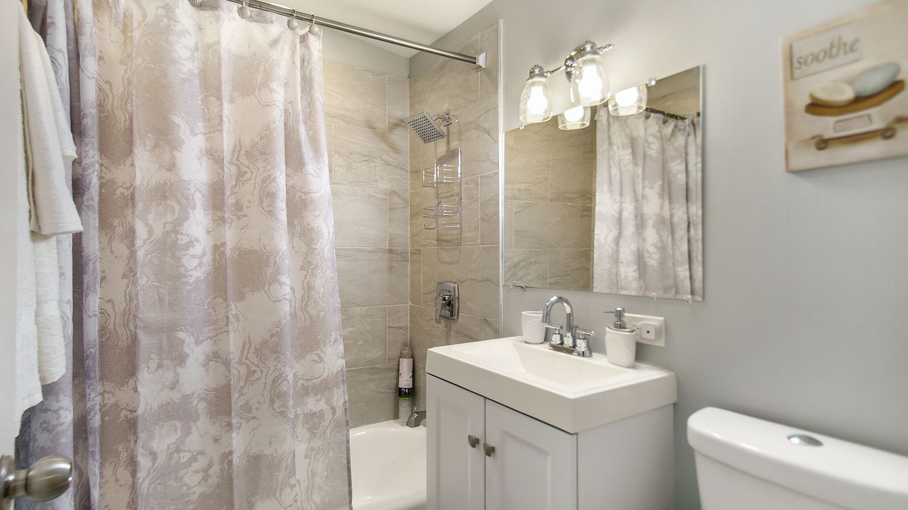 Photo of Bathroom in Glen Ellyn