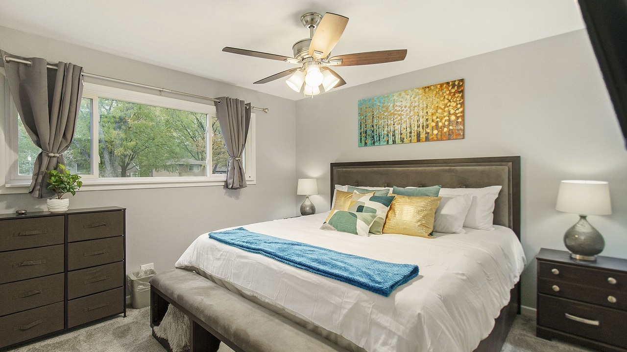 Photo of Bedroom in Glen Ellyn