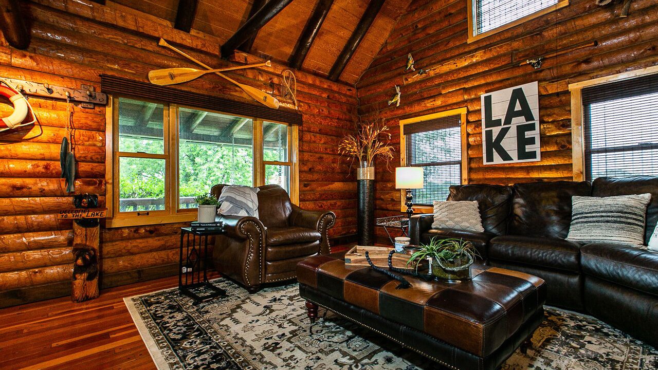 Photo of Livingroom in Apple River