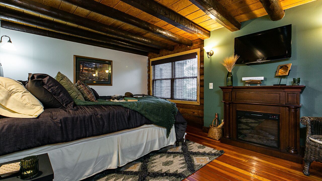 Photo of Bedroom in Apple River