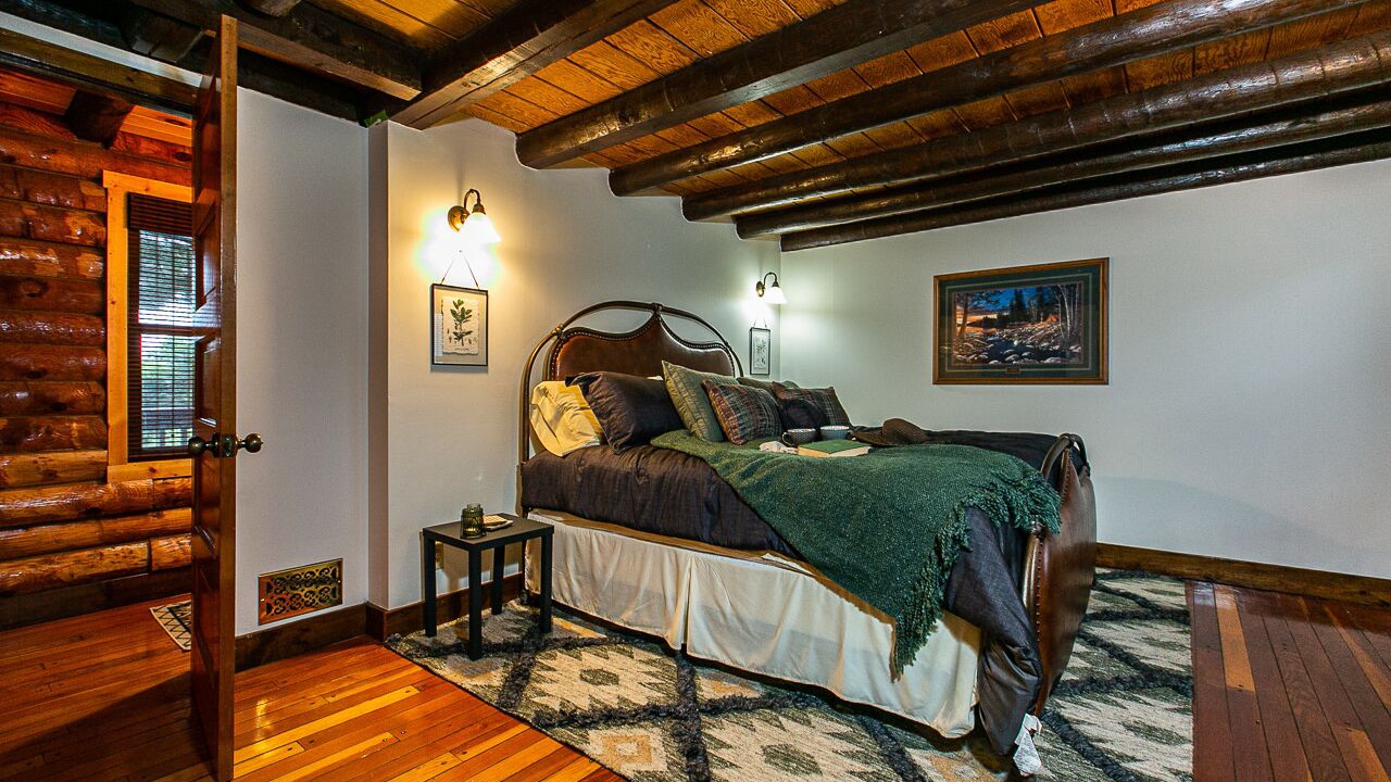 Photo of Bedroom in Apple River