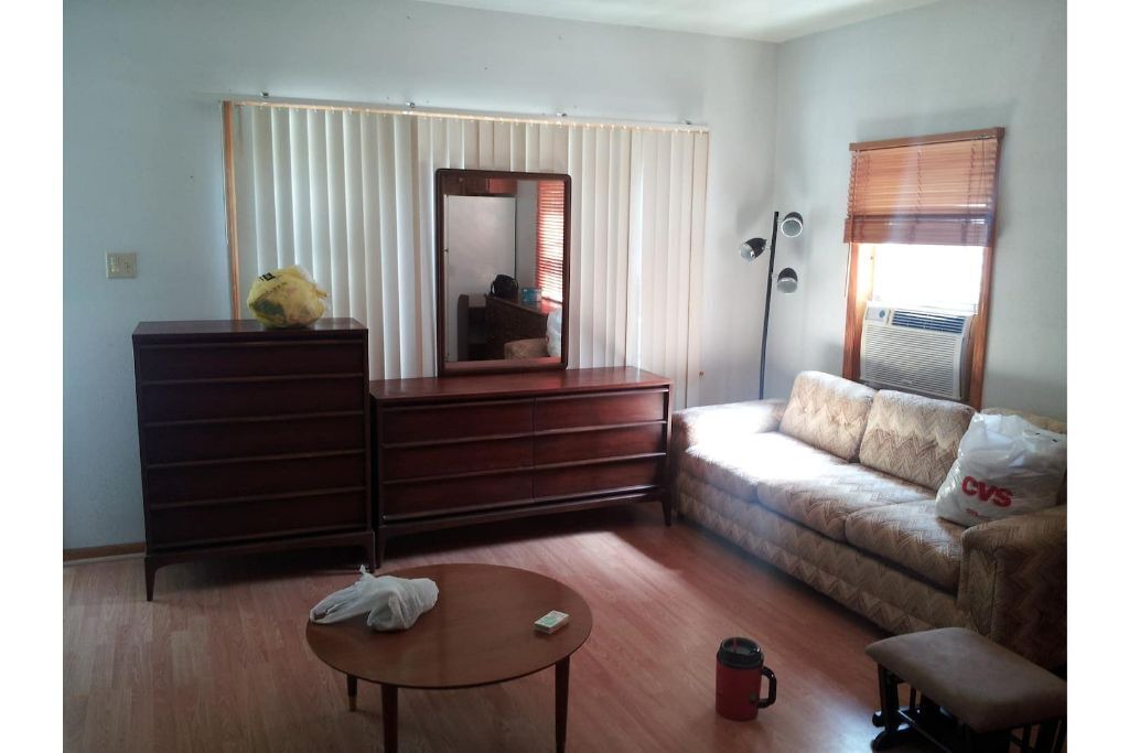 Photo of Livingroom in Alton