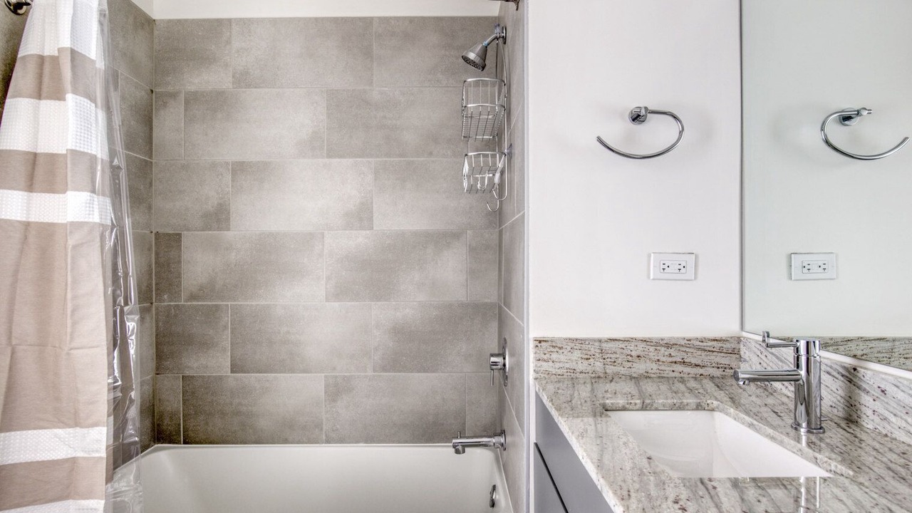 Photo of Bathroom in Logan Square