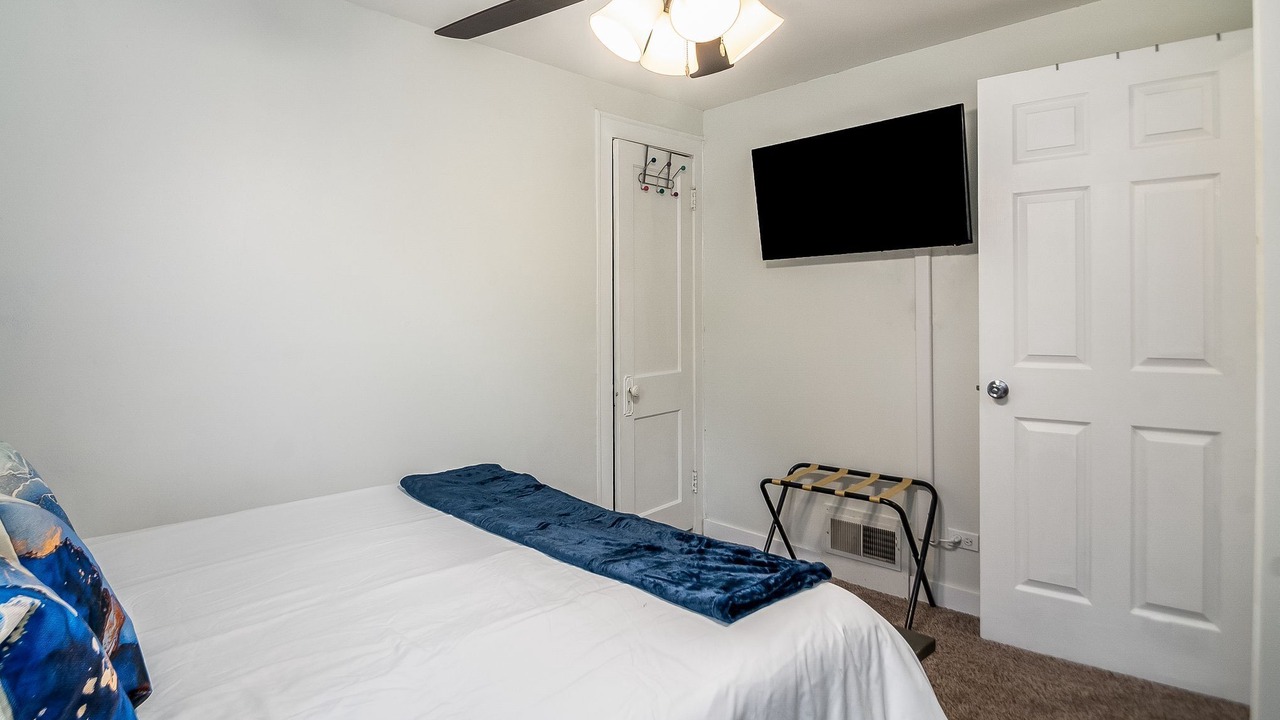 Photo of Bedroom in Villa Park