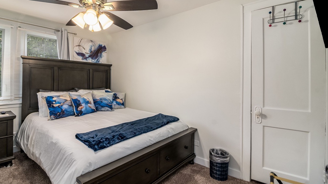 Photo of Bedroom in Villa Park