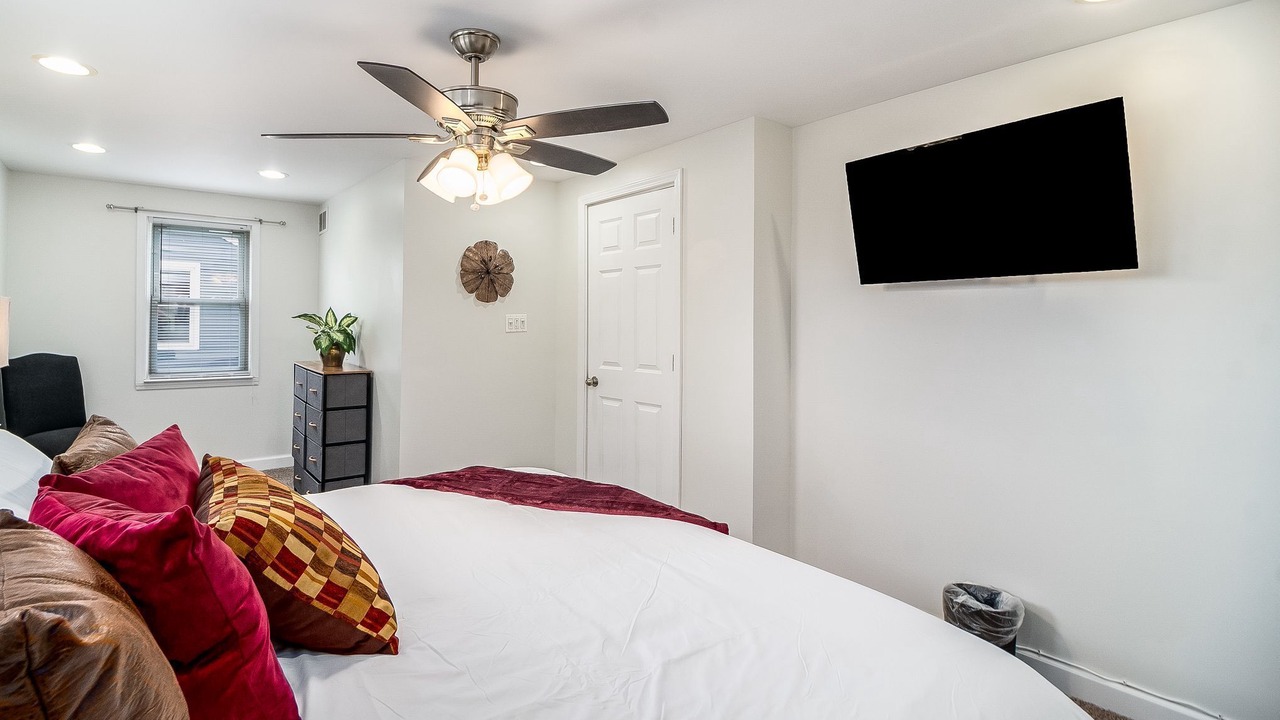 Photo of Bedroom in Villa Park