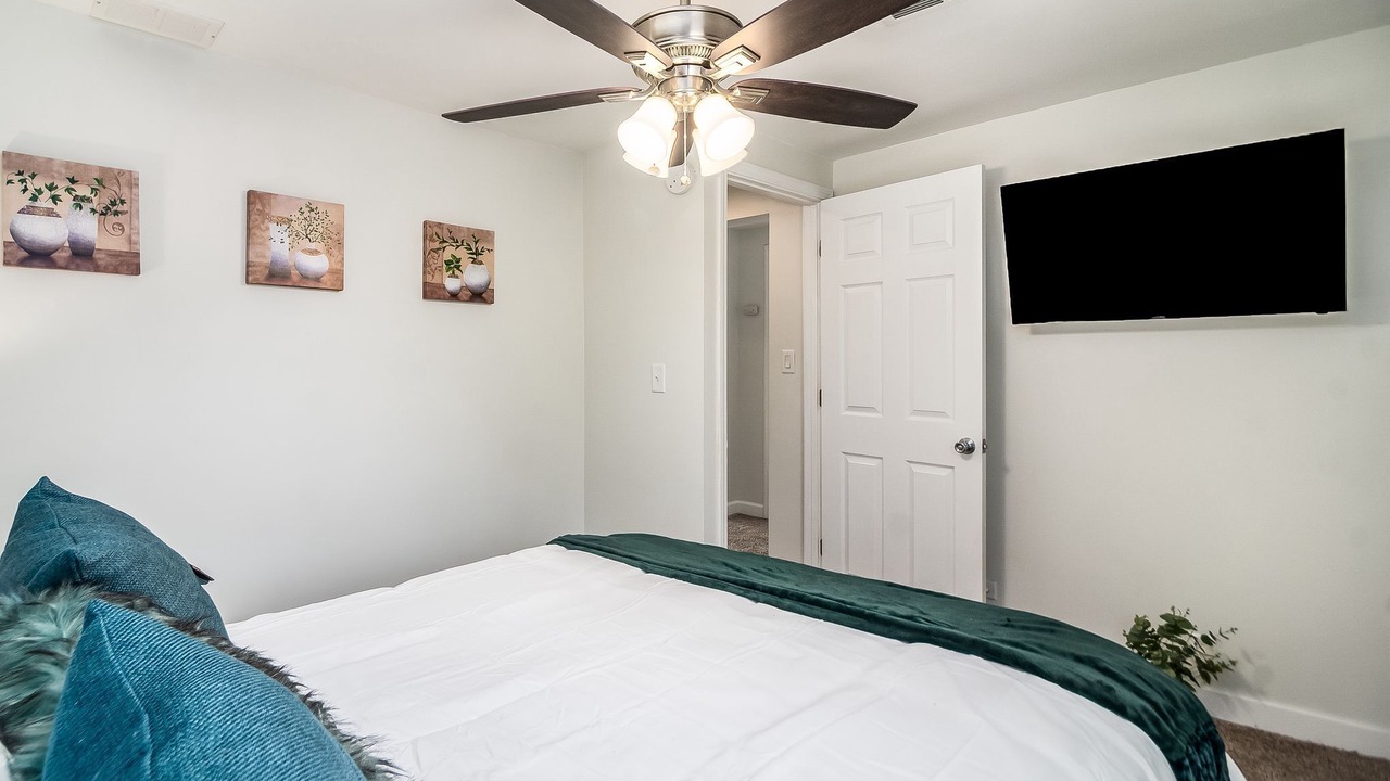 Photo of Bedroom in Villa Park