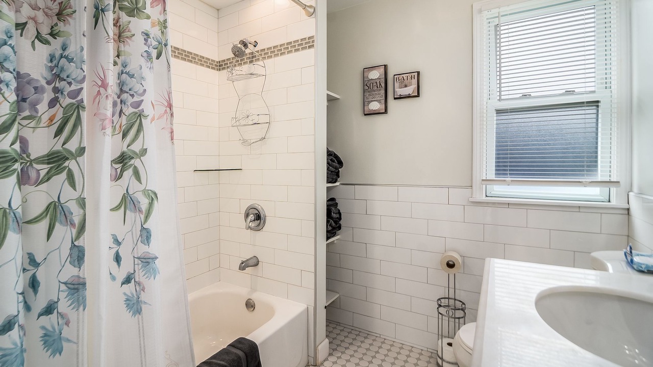 Photo of Bathroom in Villa Park
