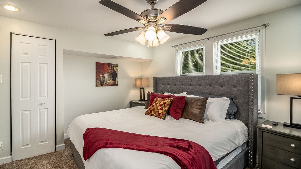 Photo of Bedroom in Villa Park
