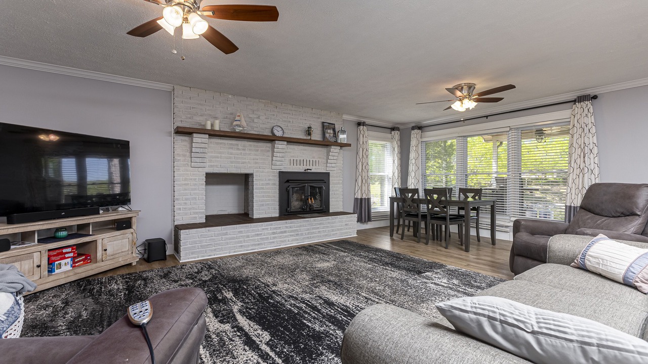 Photo of Livingroom in Wolf Creek