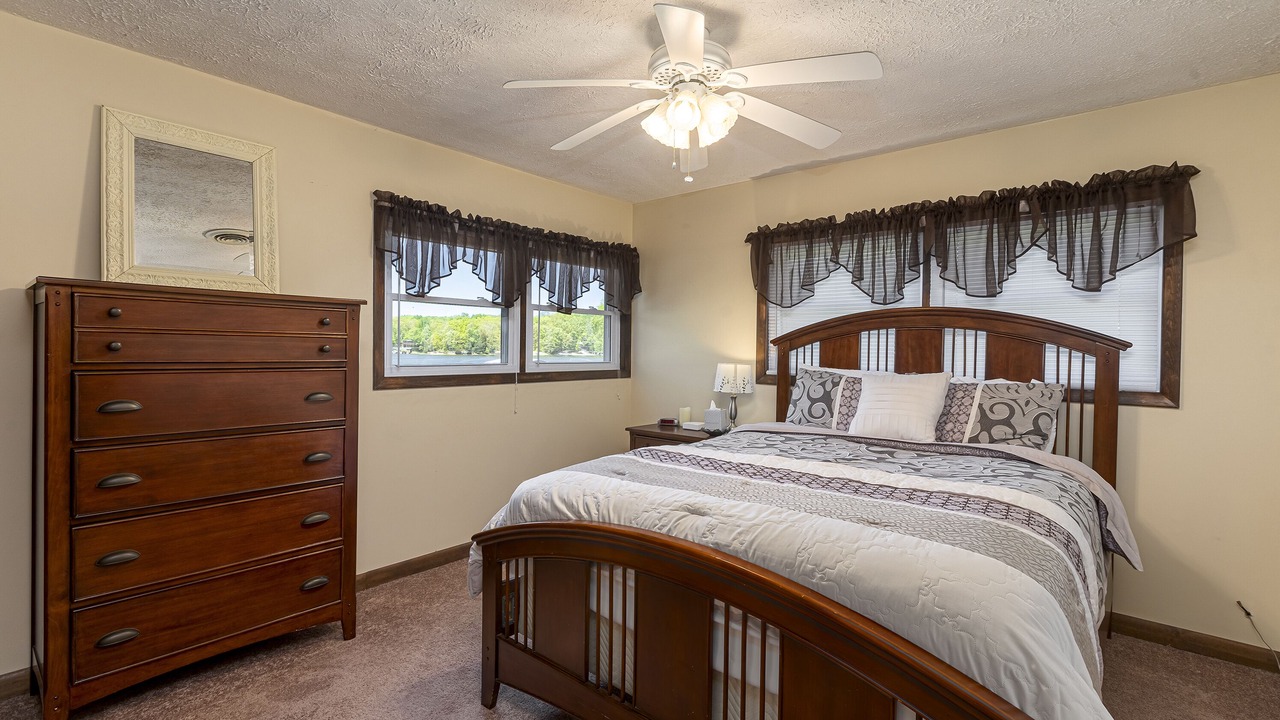 Photo of Bedroom in Wolf Creek
