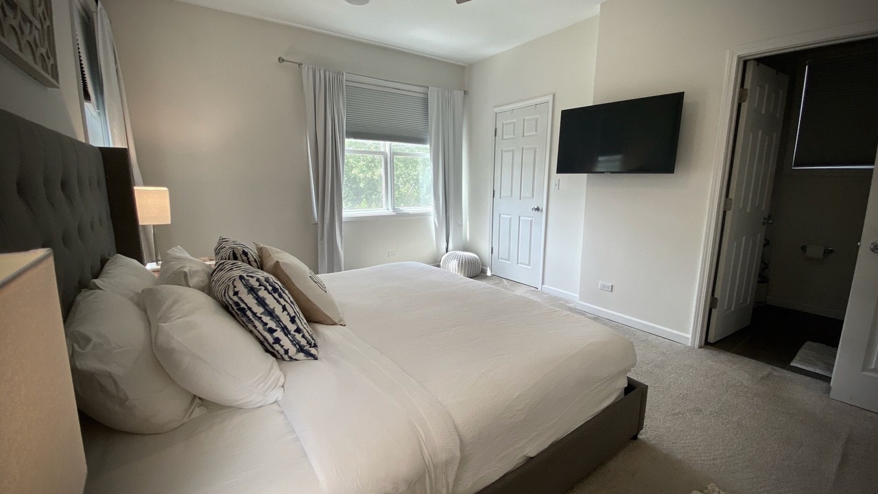 Photo of Bedroom in Evanston
