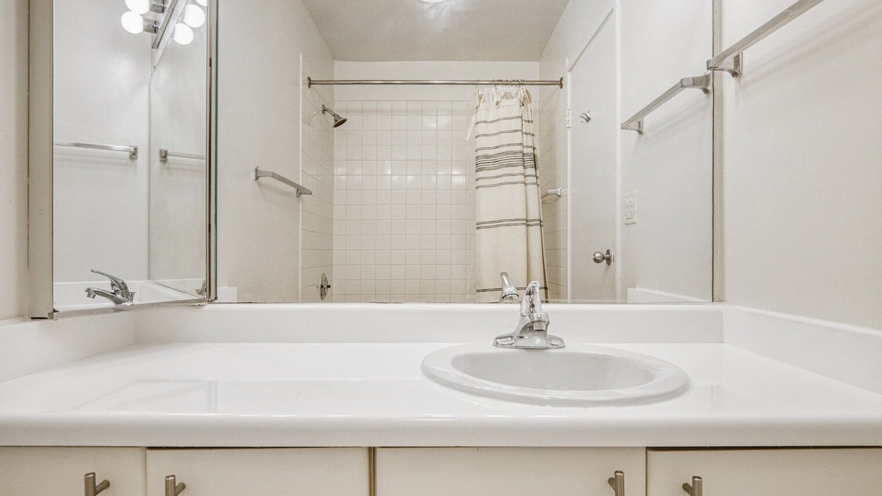 Photo of Bathroom in Streeterville