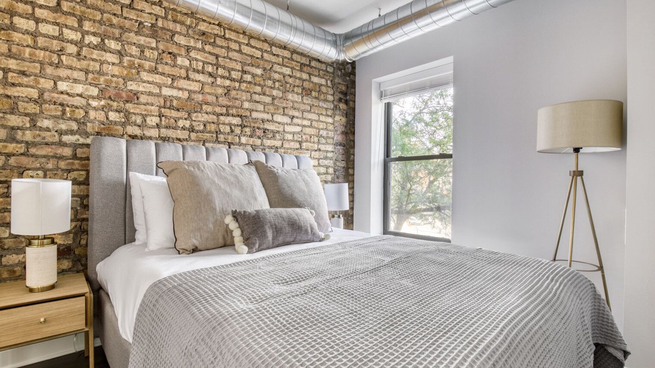 Photo of Bedroom in Lakeview