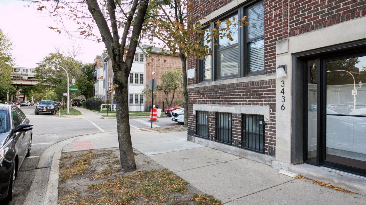 Photo of Outdoor in Lakeview