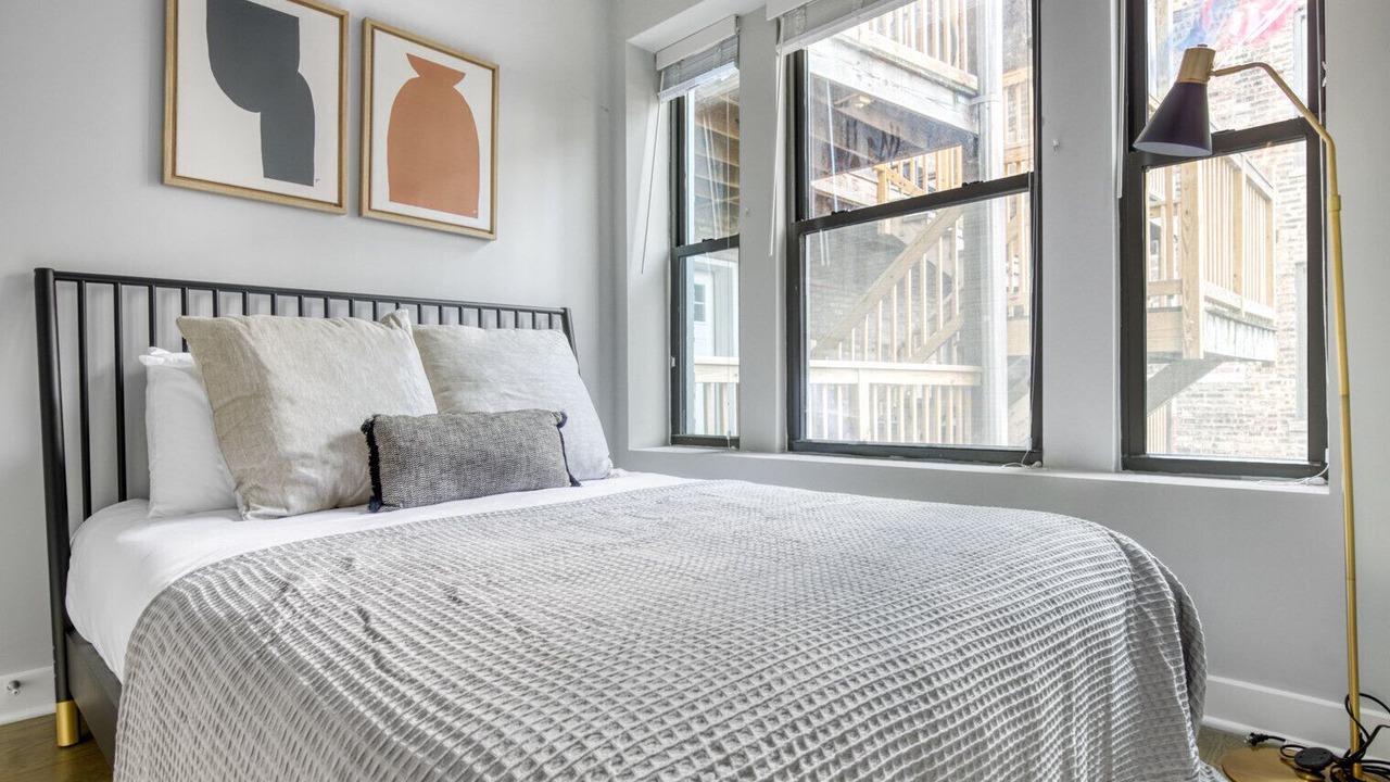 Photo of Bedroom in Lakeview