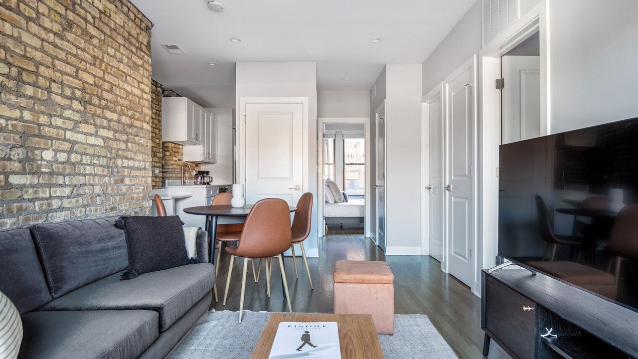 Photo of Livingroom in Lakeview