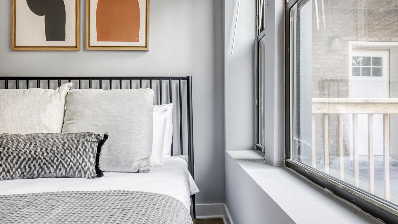 Photo of Bedroom in Lakeview