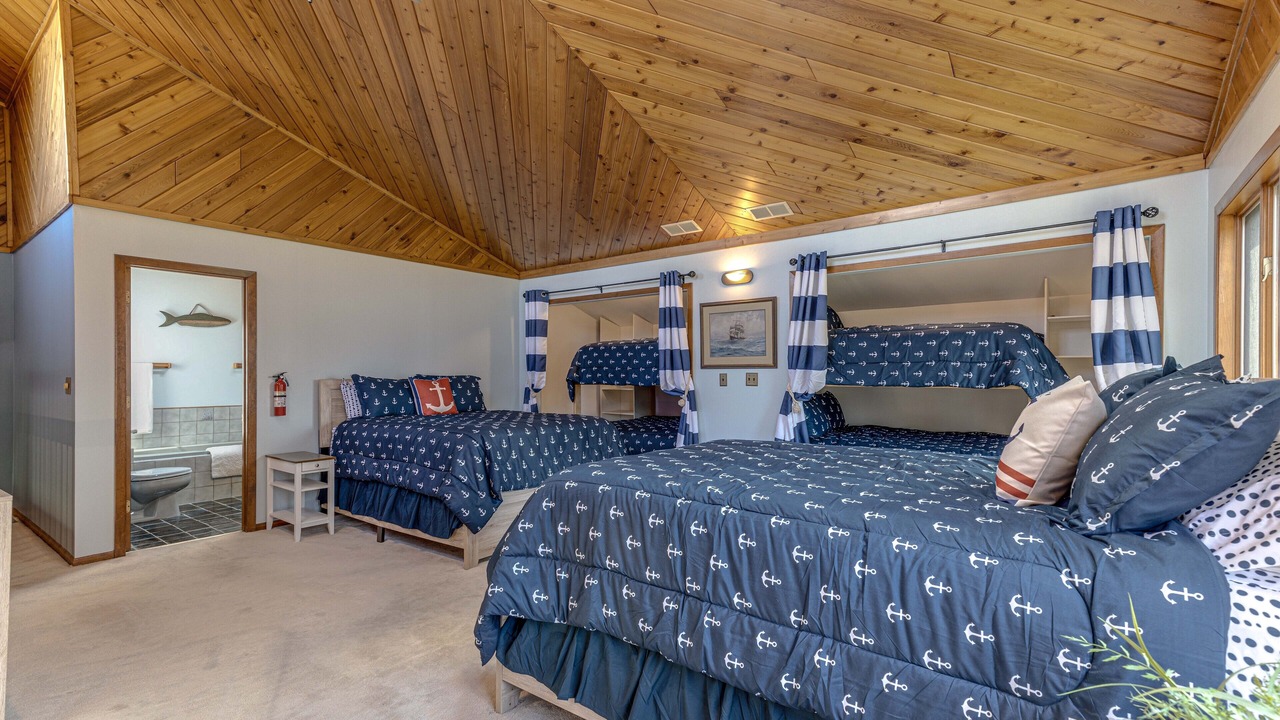 Photo of Bedroom in Lake Catherine