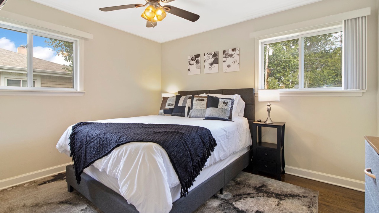 Photo of Bedroom in Des Plaines