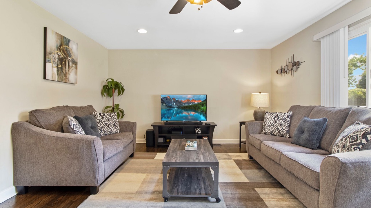 Photo of Livingroom in Des Plaines
