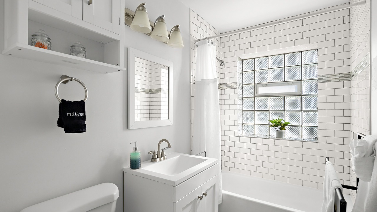 Photo of Bathroom in Oak Park
