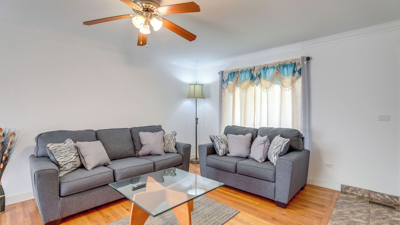 Photo of Livingroom in Glendale Heights
