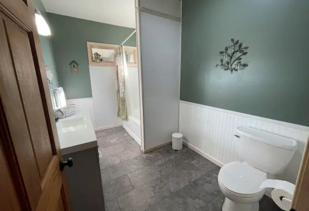 Photo of Bathroom in Anna