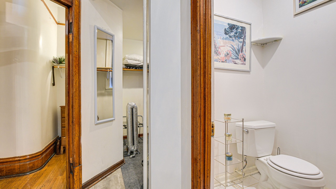 Photo of Bathroom in East Garfield Park