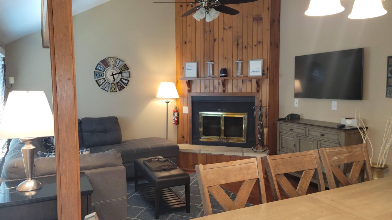 Photo of Livingroom in The Galena Territory