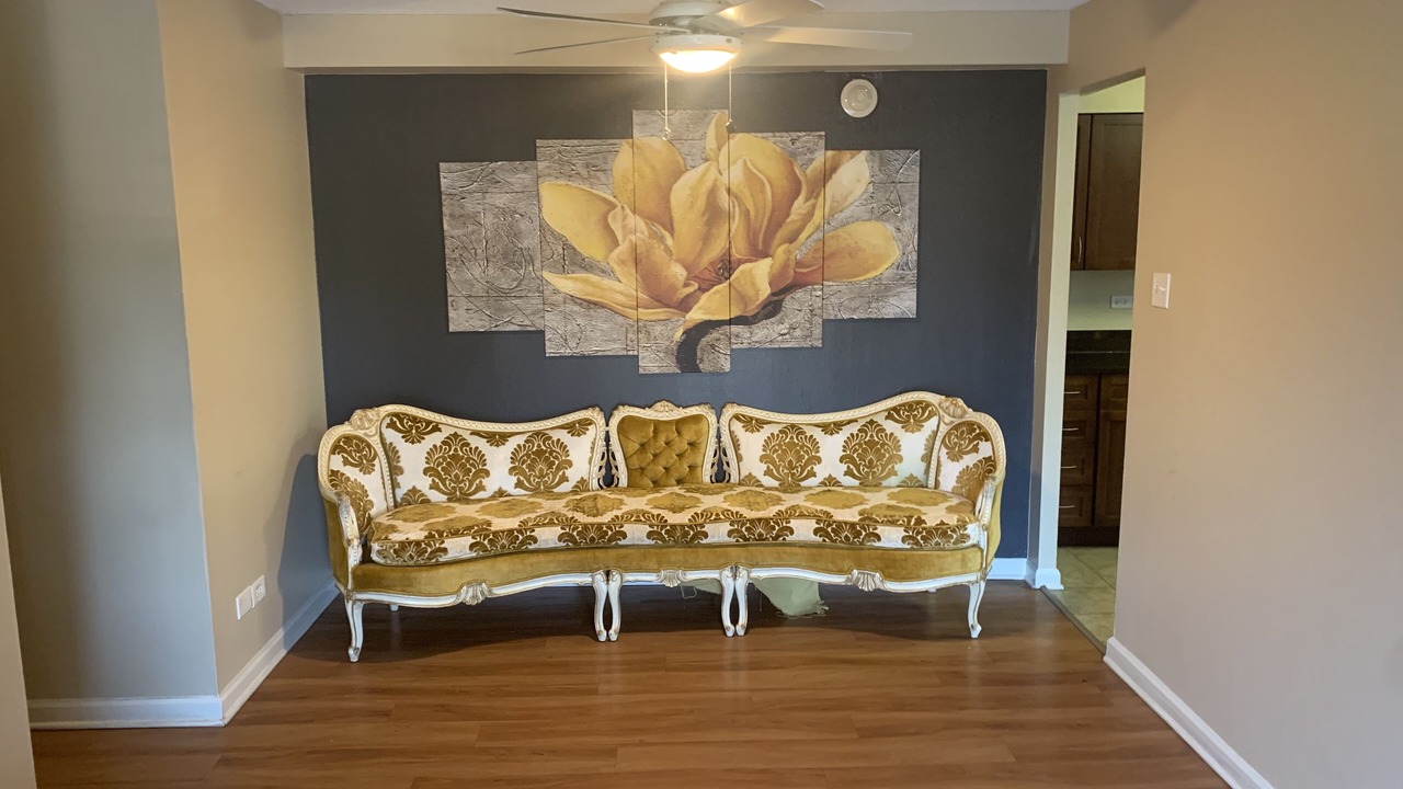 Photo of Livingroom in Westmont