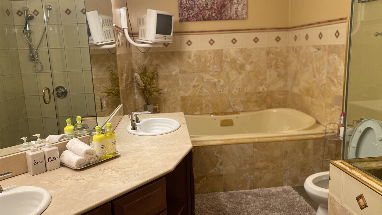 Photo of Bathroom in Grand Boulevard