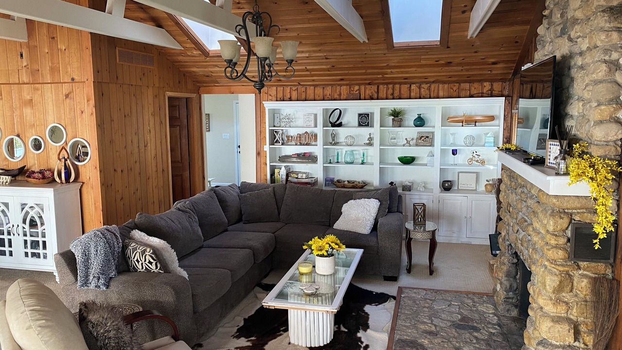 Photo of Livingroom in Wonder Lake
