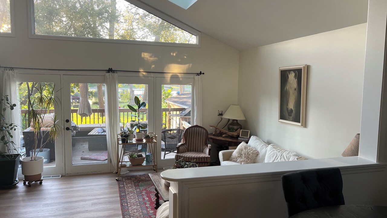 Photo of Livingroom in Village of Lakewood