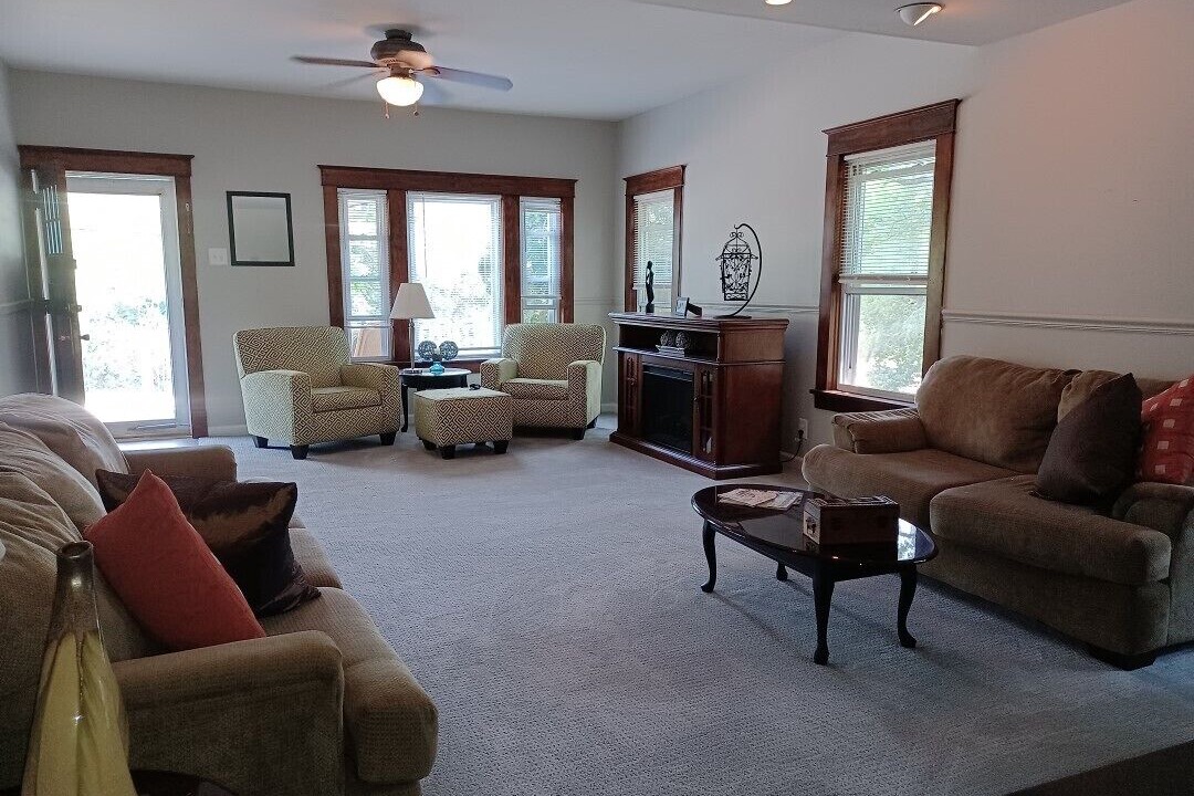 Photo of Livingroom in Winthrop Harbor