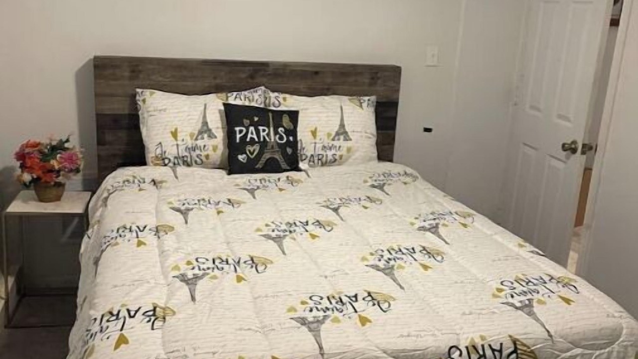 Photo of Bedroom in Morgan Park