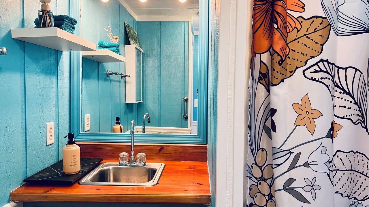 Photo of Bathroom in Goreville