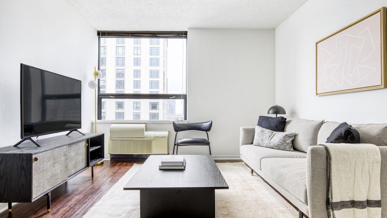 Photo of Livingroom in Streeterville