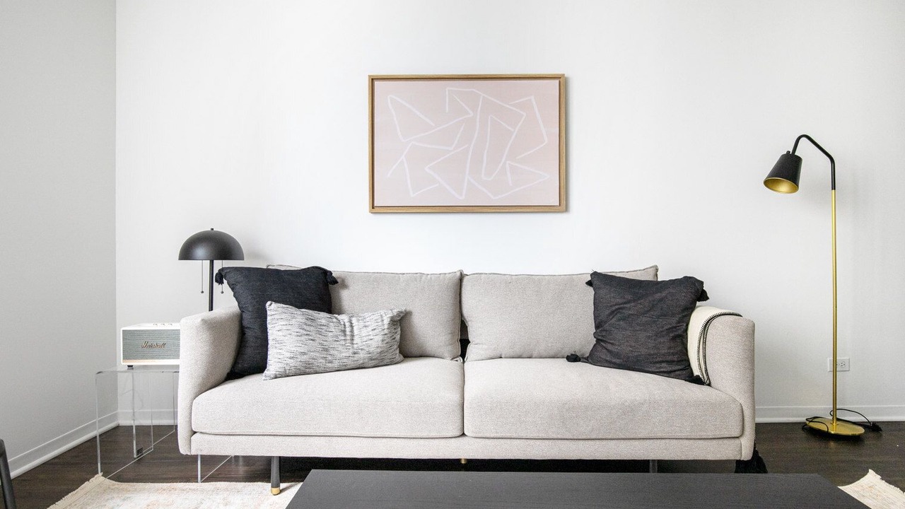 Photo of Livingroom in Streeterville
