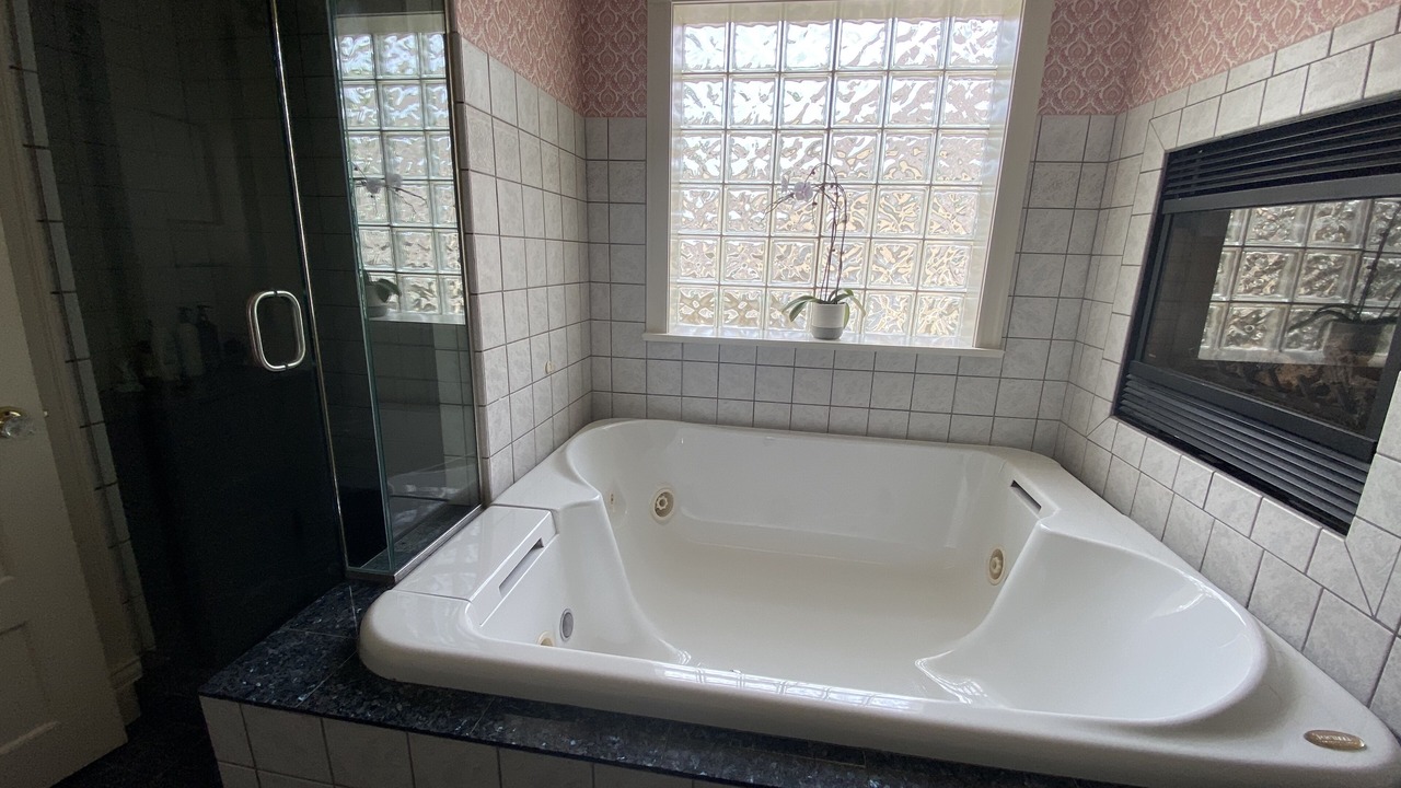 Photo of Bathroom in Oak Park