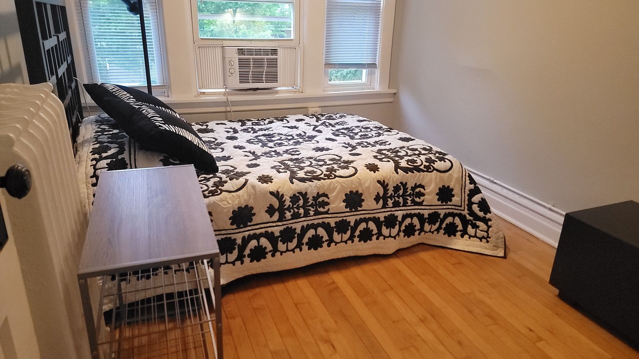 Photo of Bedroom in Logan Square