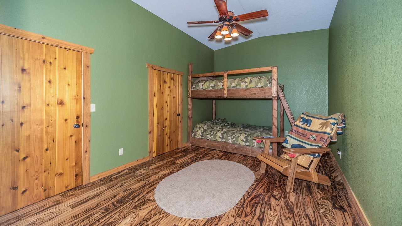 Photo of Bedroom in Papineau