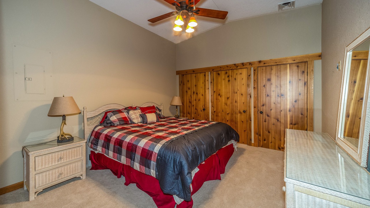 Photo of Bedroom in Papineau