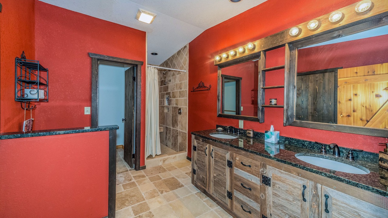 Photo of Bathroom in Papineau