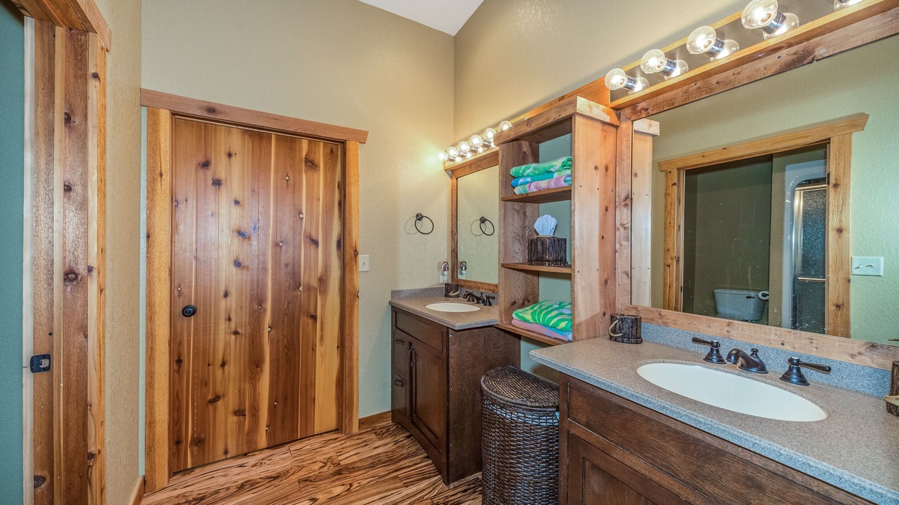 Photo of Bathroom in Papineau