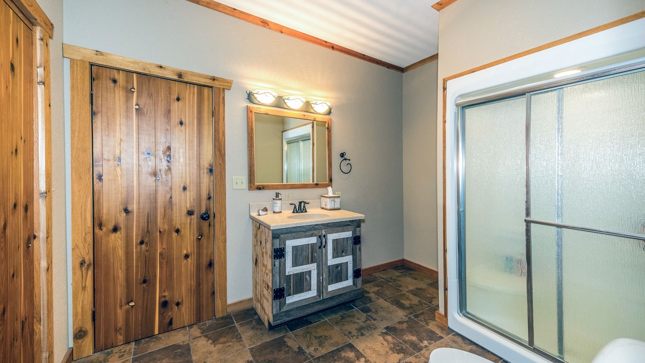 Photo of Bathroom in Papineau