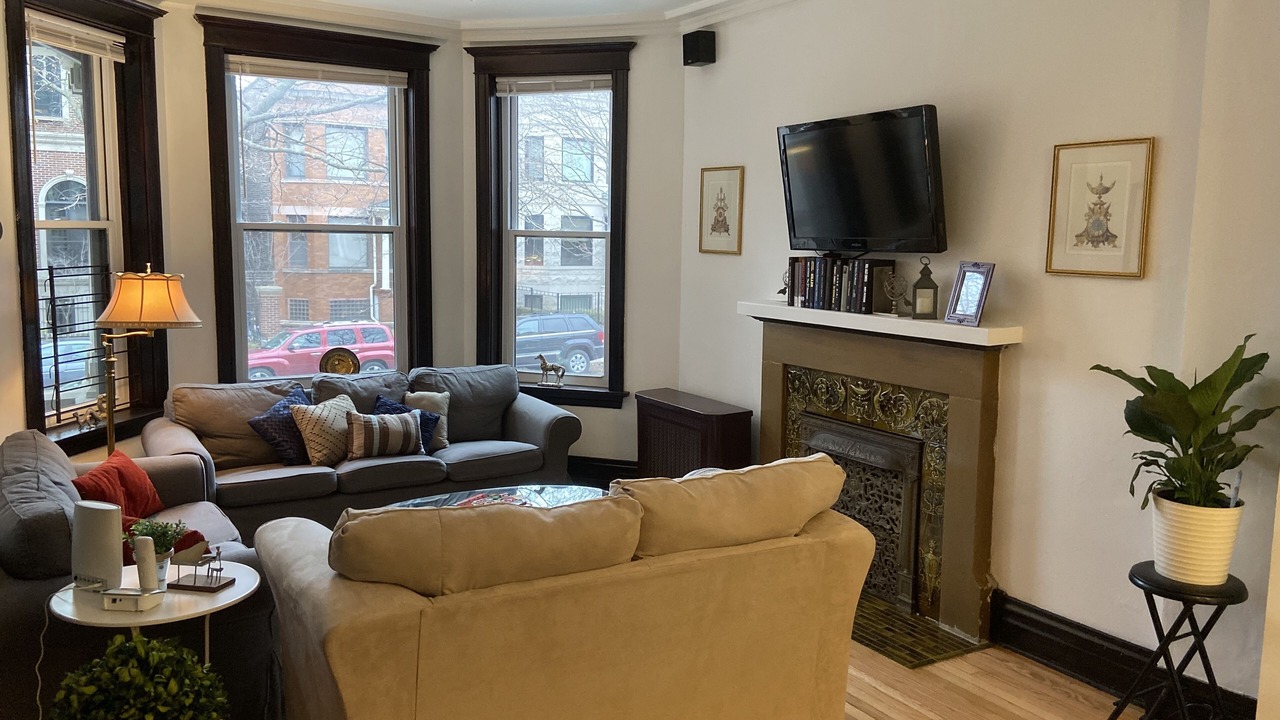 Photo of Livingroom in Lakeview