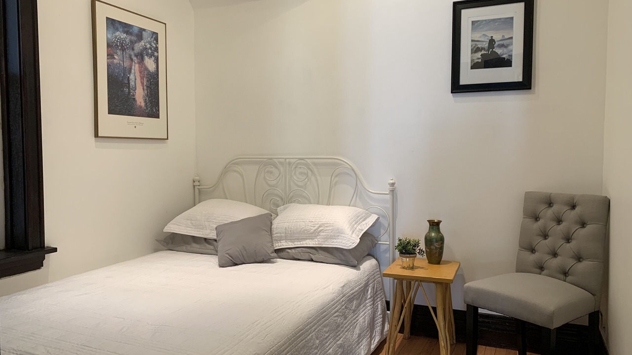 Photo of Bedroom in Lakeview