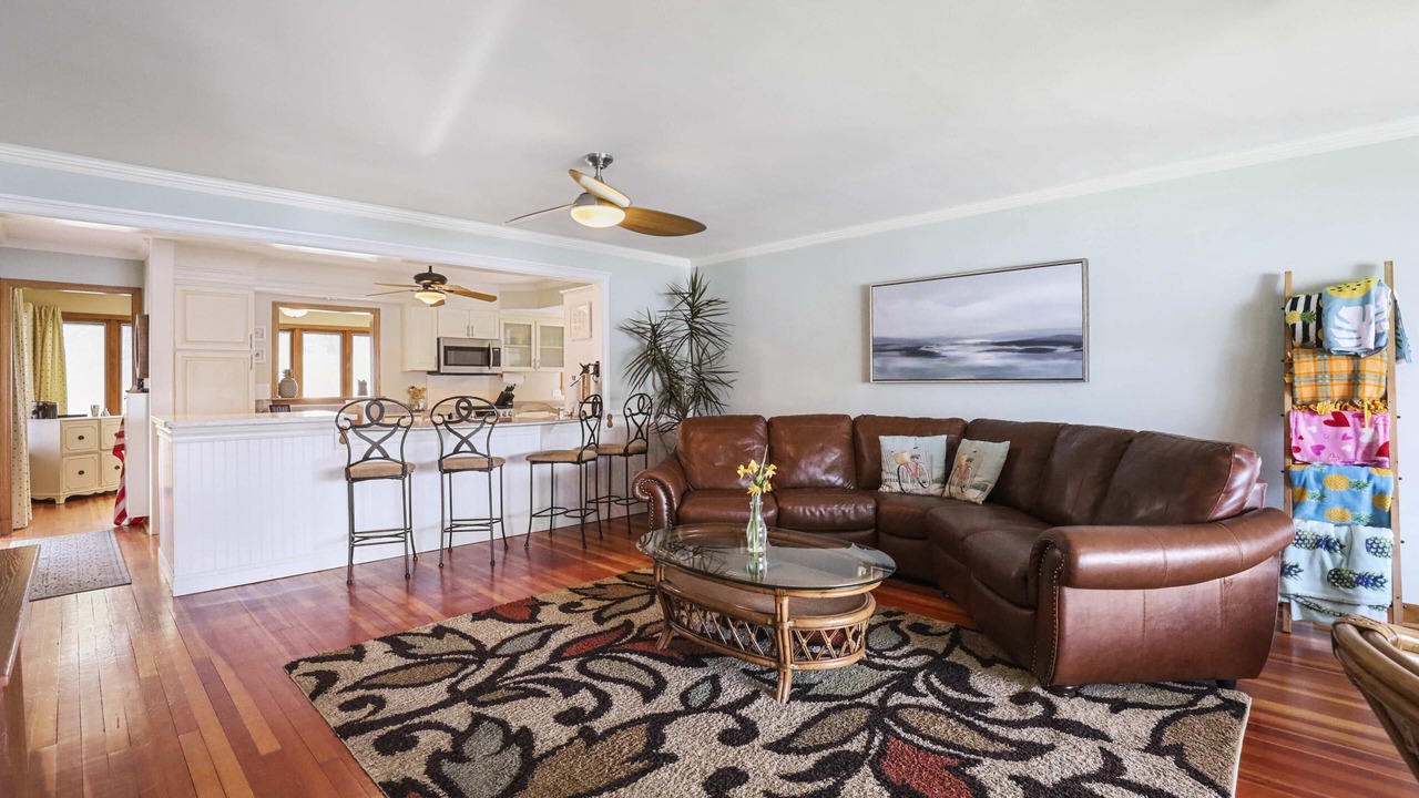 Photo of Livingroom in McHenry